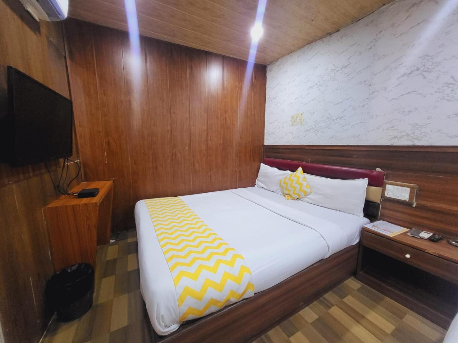 Airport Inn Residency Мумбаи Экстерьер фото