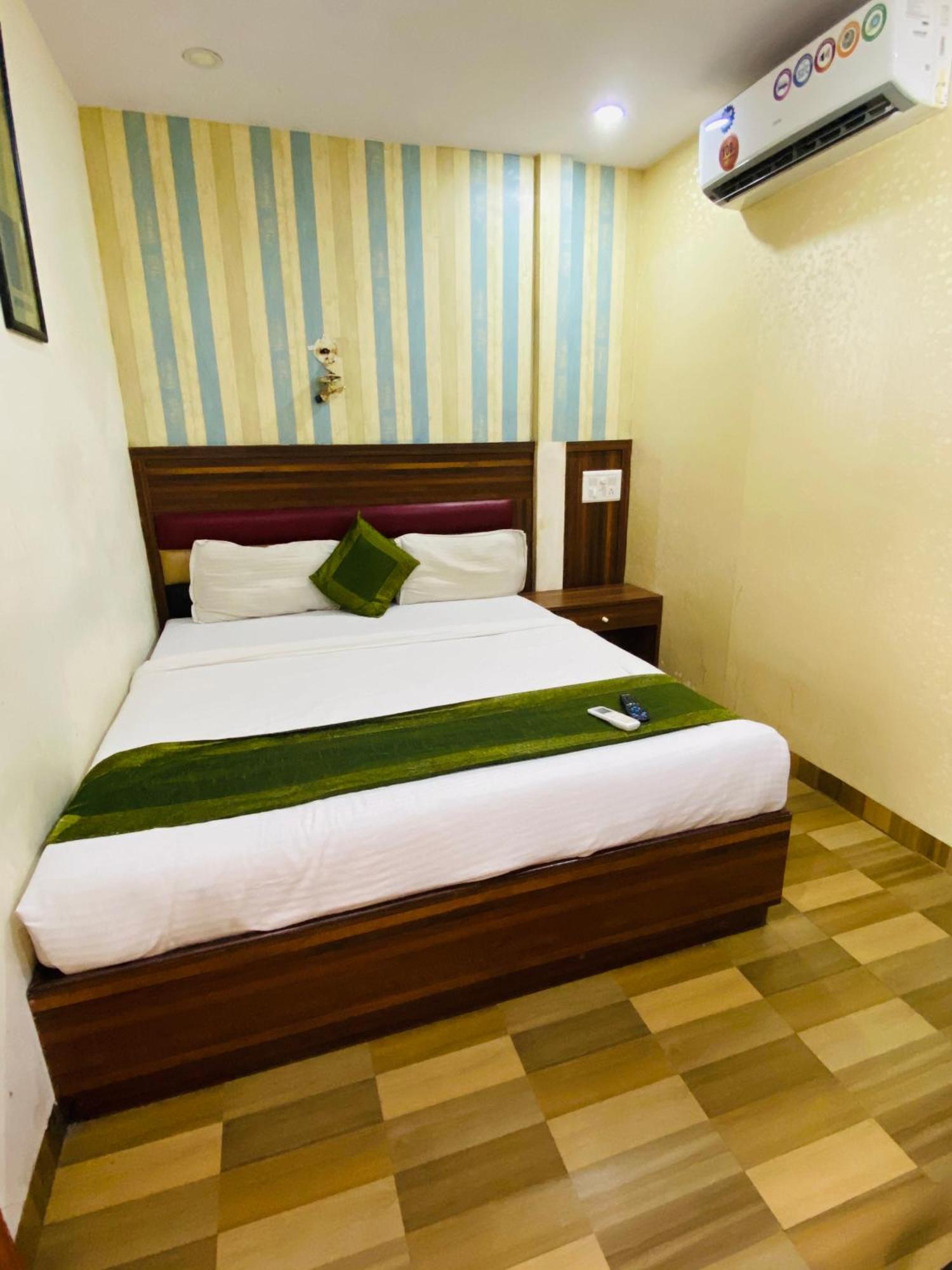Airport Inn Residency Мумбаи Экстерьер фото