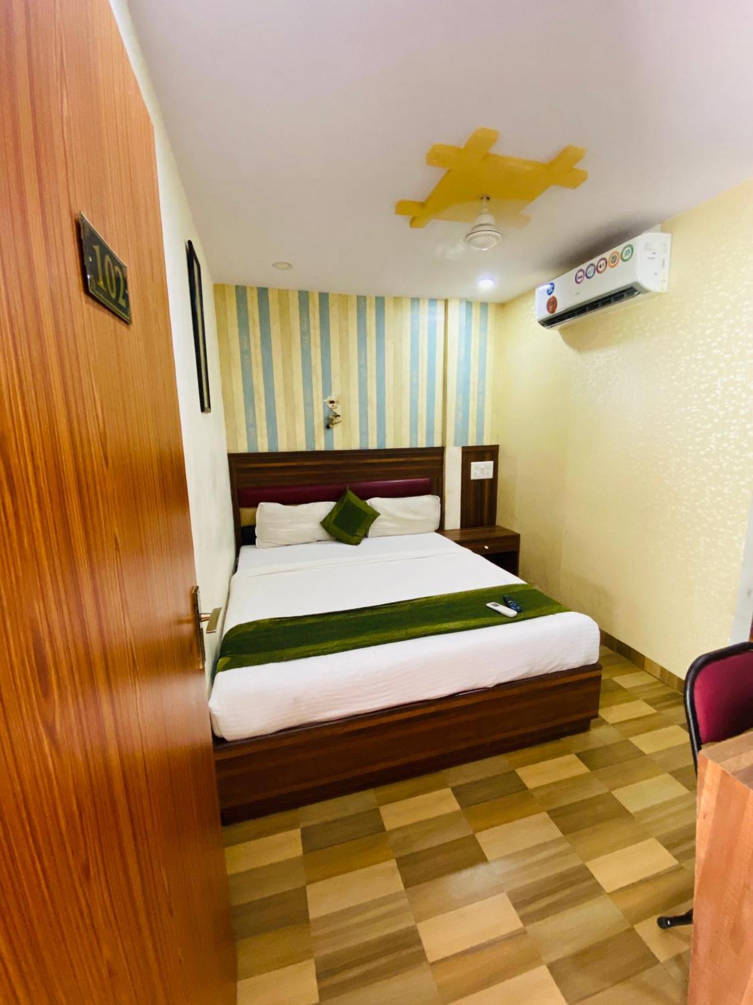 Airport Inn Residency Мумбаи Экстерьер фото