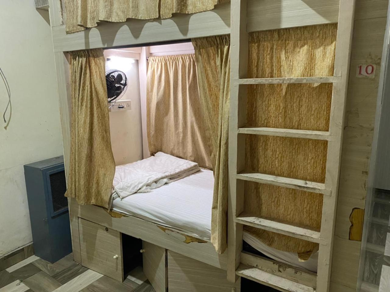 Airport Inn Residency Мумбаи Экстерьер фото