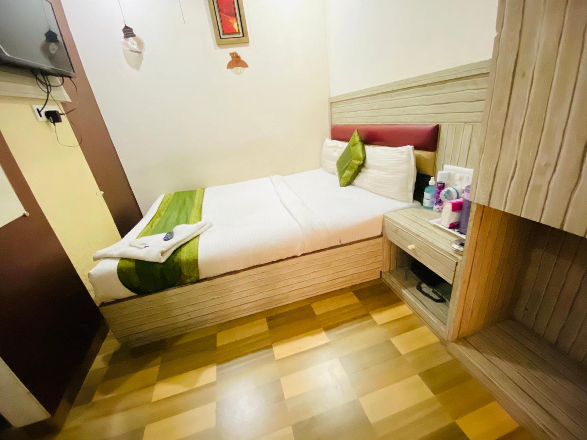 Airport Inn Residency Мумбаи Экстерьер фото