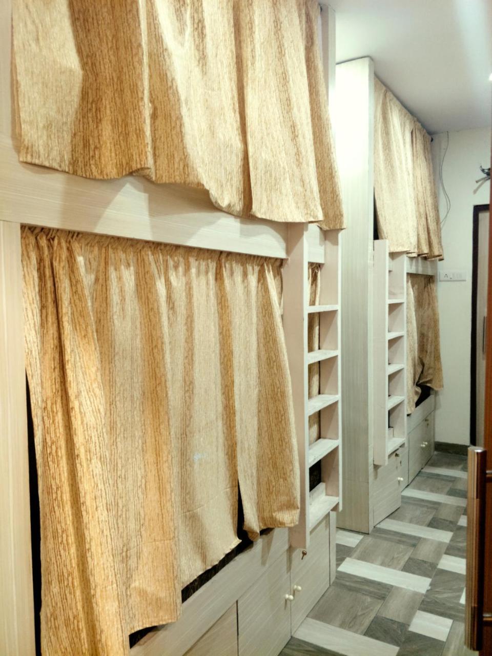 Airport Inn Residency Мумбаи Экстерьер фото