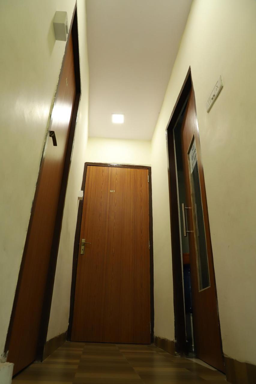 Airport Inn Residency Мумбаи Экстерьер фото