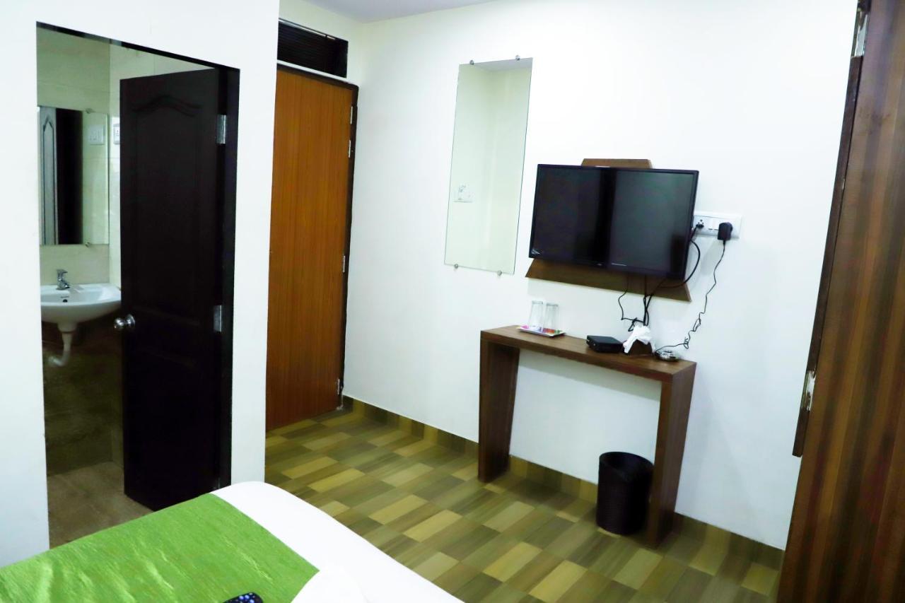 Airport Inn Residency Мумбаи Экстерьер фото
